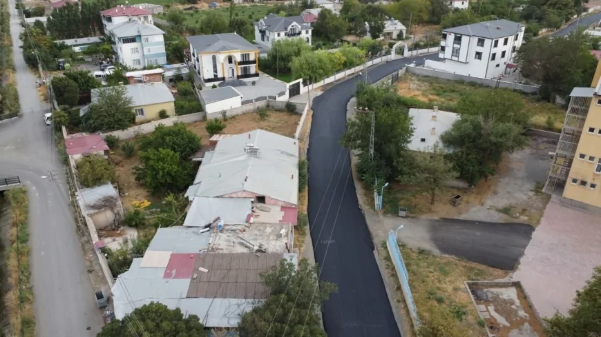 Iğdır İl Özel İdaresi’nin Sıcak Asfalt Çalışmaları Havadan Görüntülendi