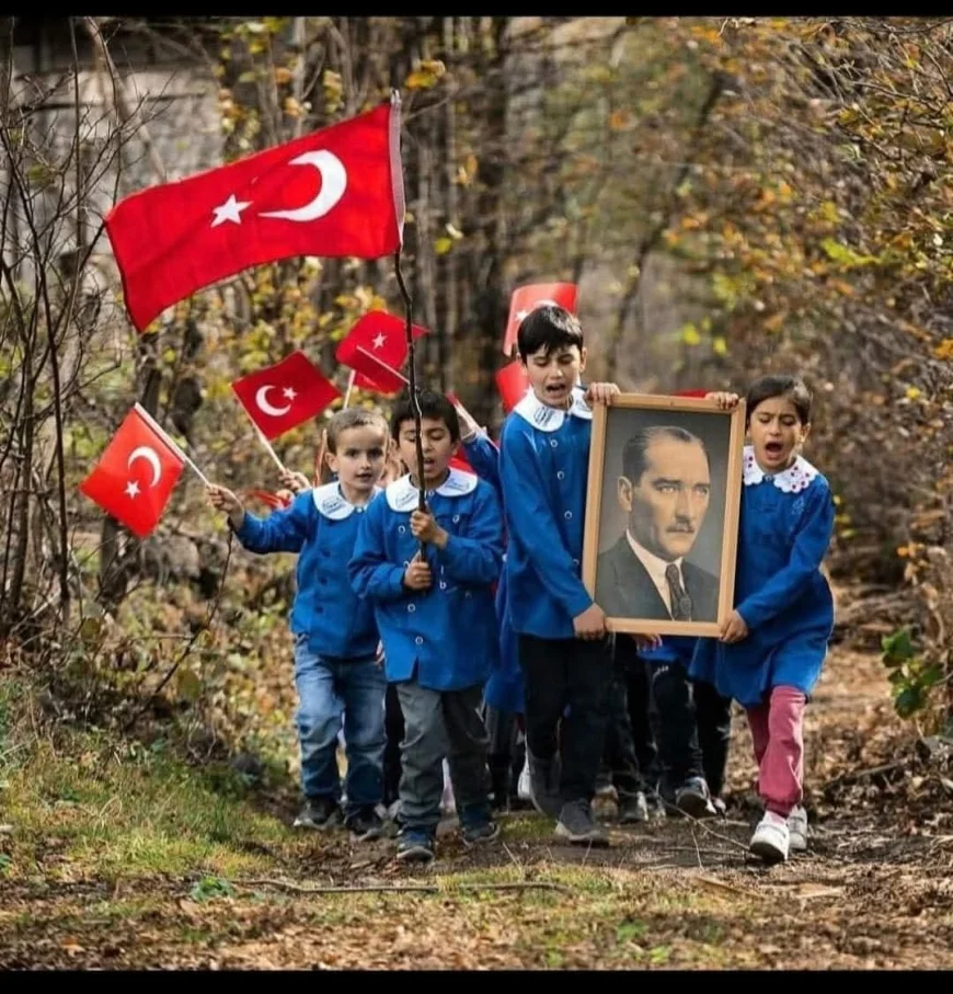 Büyük cumhuriyetçi yazar Naşit Hakkı, cumhuriyetin Anadolu halkı için ne anlam ifade etti