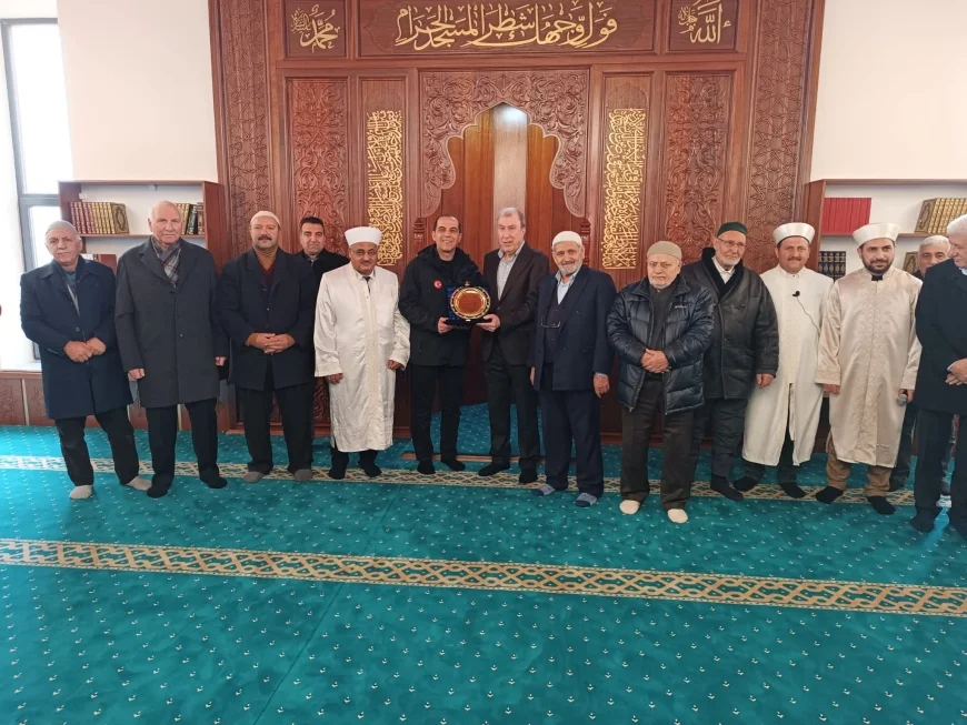 Veli Turan Camii Cuma Namazıyla İbadete Açıldı