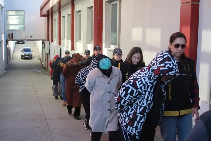 ADANA MERKEZLİ 10 İLDE DEV OPERASYON! 'SON REÇETE' İLE İLAÇ ÇETESİ ÇÖKERTİLDİ