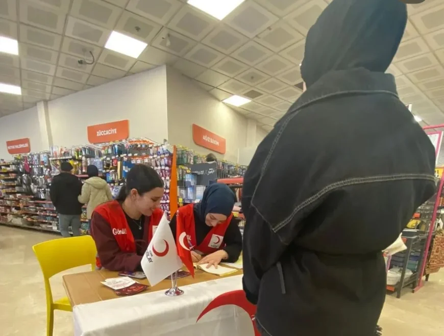 Türk Kızılay Genç Kızılay’dan Bağış Standı