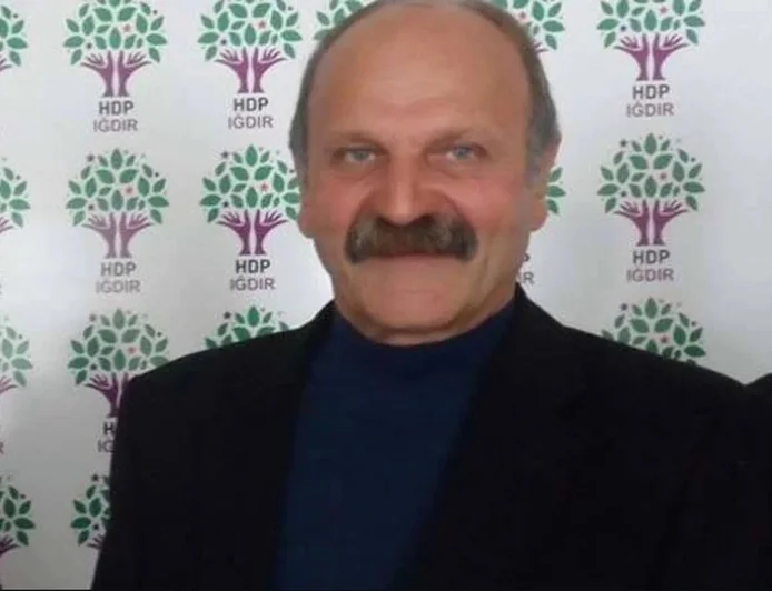 Tahir Kavri Yazdı: “Koltuk Var, Halk Yok!”