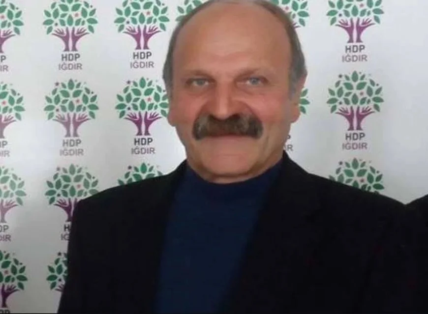 Tahir Kavri Yazdı: “Koltuk Var, Halk Yok!”