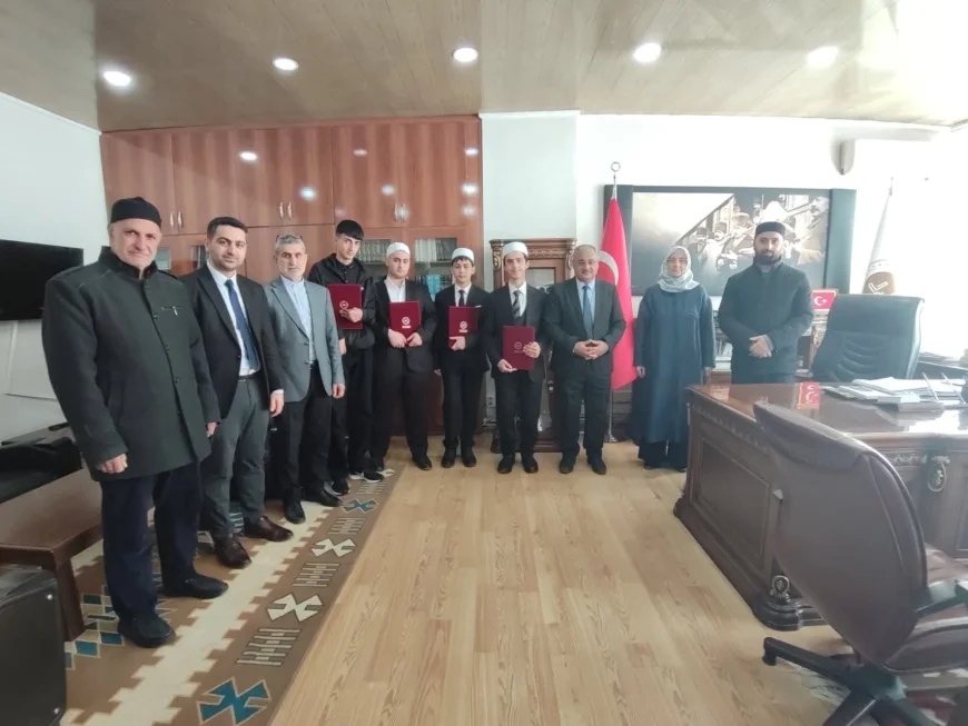 Iğdır Ensar Yatılı Hafızlık Kur’an Kursu’nda 4 Öğrenci Daha Hafız Oldu