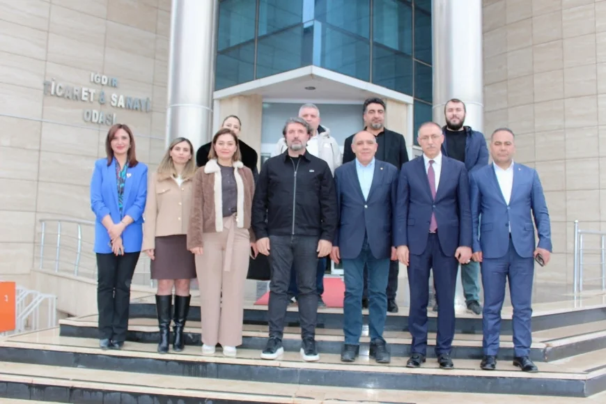 Iğdır Barosu Başkanı Ahmet Tutulmaz ve beraberindeki yönetim kurulu üyeleri, Odamıza iade-i ziyarette bulundu