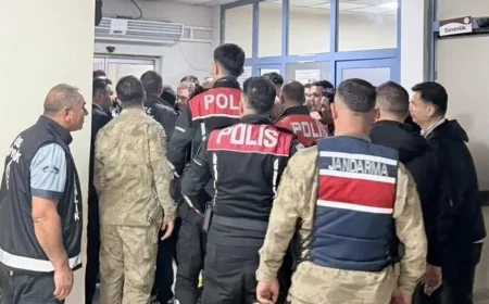 Koçkıran köyündeki Ortaokul öğrencisi tüfekle oynarken kazara arkadaşını vurdu