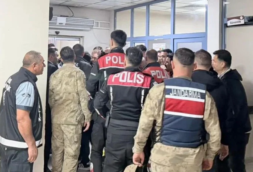 Koçkıran köyündeki Ortaokul öğrencisi tüfekle oynarken kazara arkadaşını vurdu