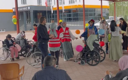 Kızılay’dan Özel Bakım Merkezine Anlamlı Ziyaret