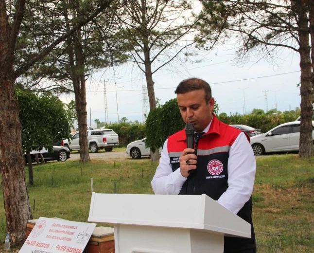 IĞDIR’DA 300 ARILI KOVAN DAĞITIM TÖRENİ DÜZENLENDİ